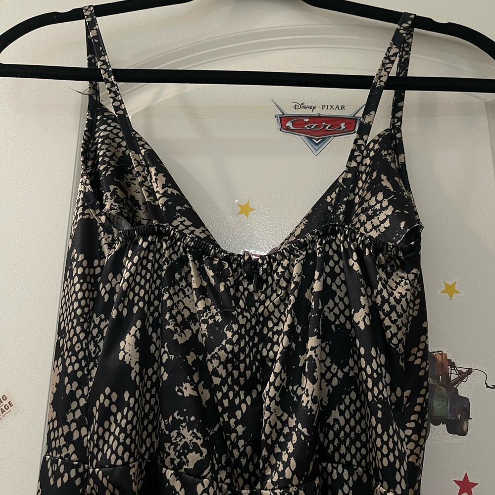 Missguided gray snake print satin cowl midi dress - Picture 7 of 8